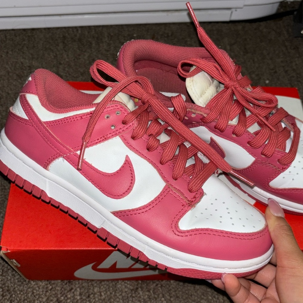 Nike sneakers pink low dunks